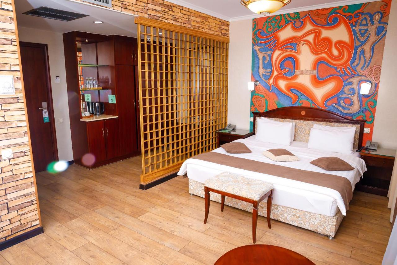 Hotel G Empire Akmola Esterno foto