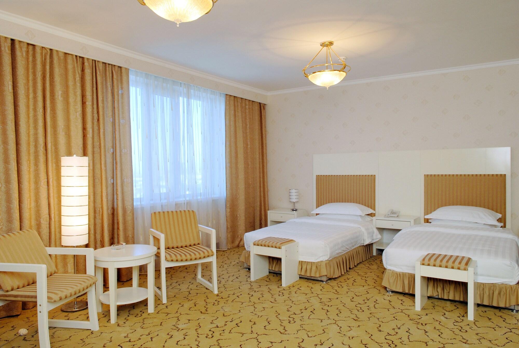 Hotel G Empire Akmola Esterno foto