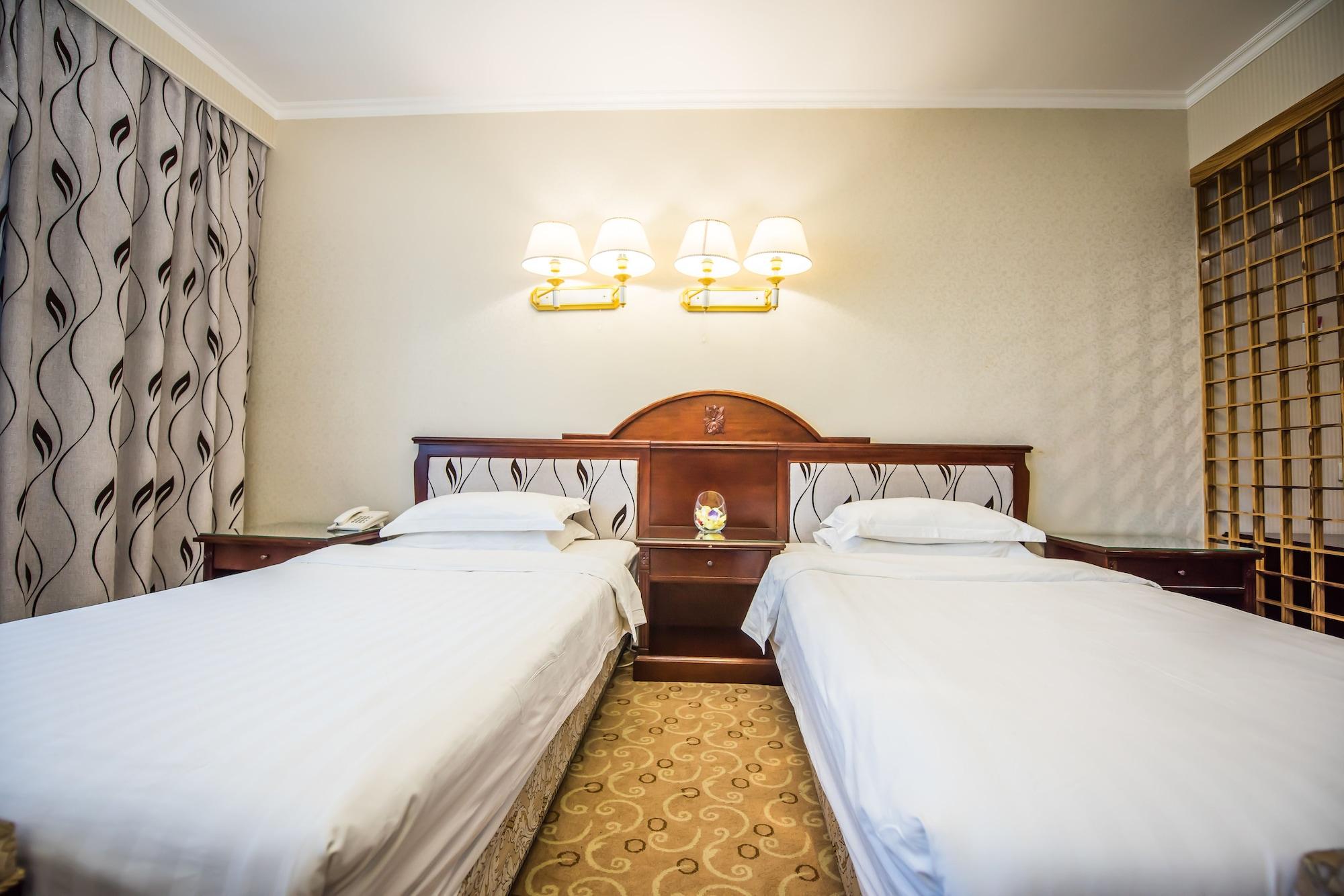 Hotel G Empire Akmola Esterno foto