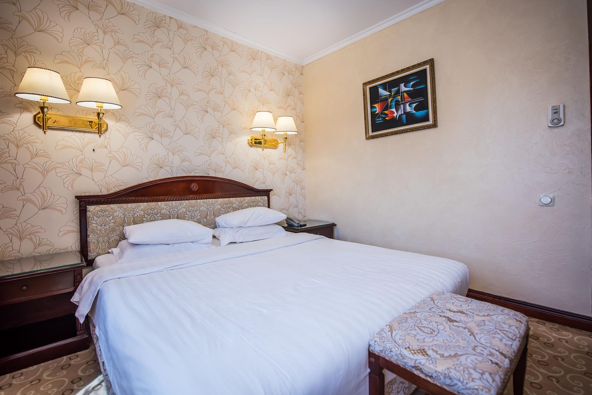 Hotel G Empire Akmola Esterno foto