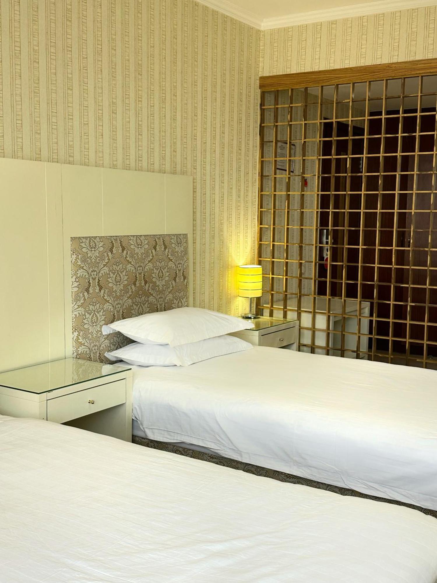 Hotel G Empire Akmola Esterno foto